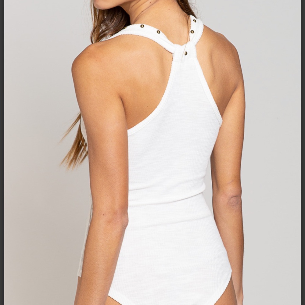 💕POL Ribbed Stud-Trim V-Neck Tank Bodysuit - Picture 5 of 6